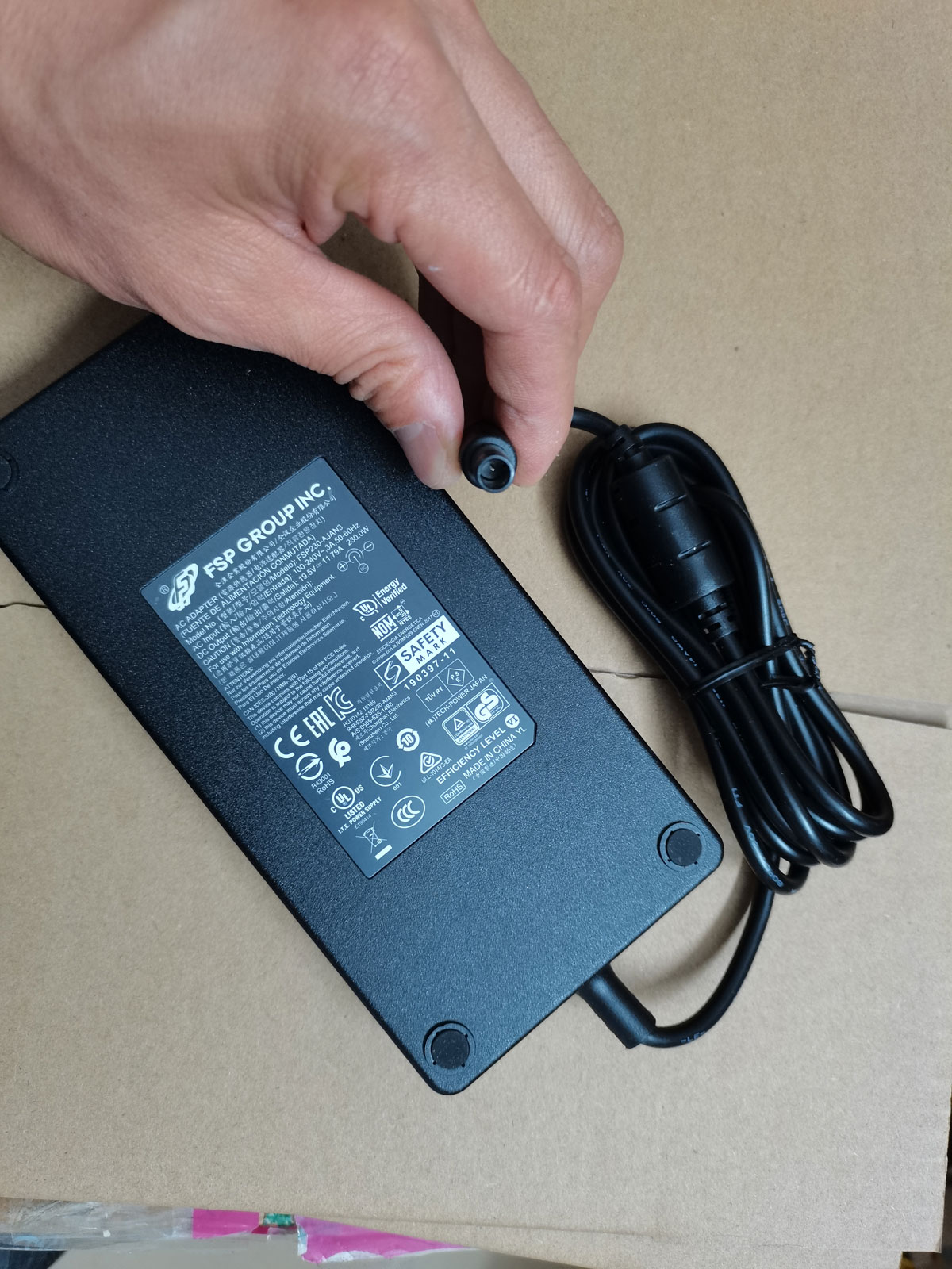 NEW Genuine Slim FSP 19.5V 11. - Pc Gaming Uk recension och pris