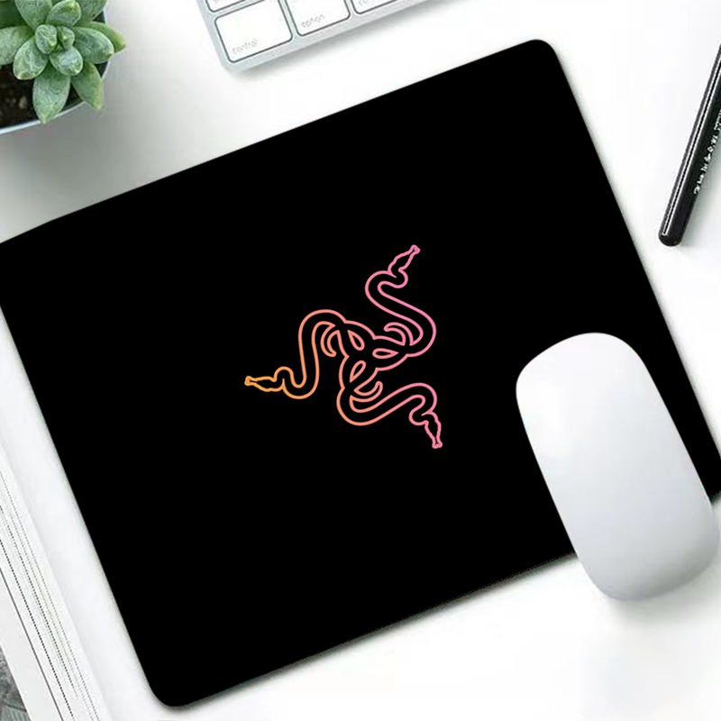 Razer Luxury Mouse Pad Anime G - Pc Gaming Simulator recension och pris